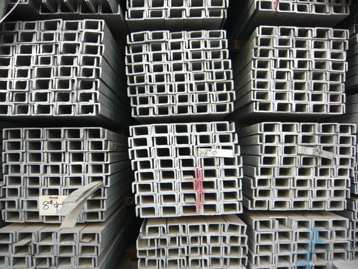 ����\���